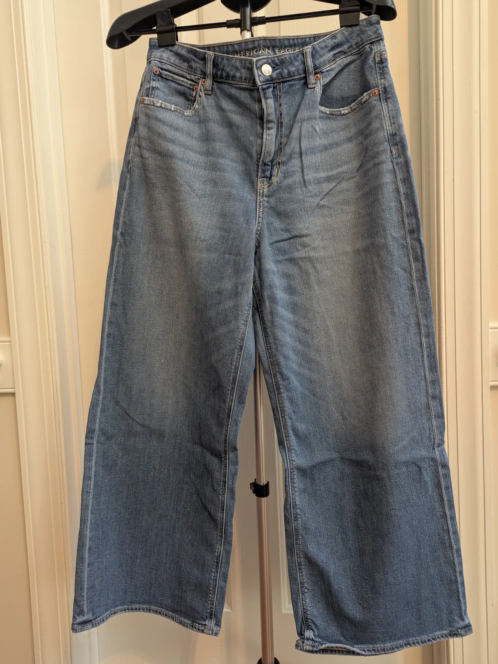 American Eagle Outfitters Women's Supper High Rise Baggy Wide Leg Jeans